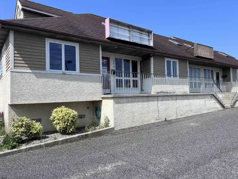 Four-Unit Mixed-Use Building