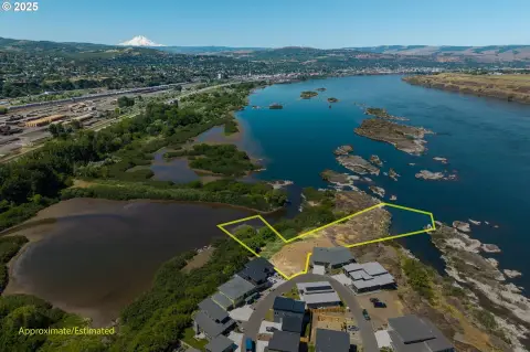 Riverfront Lots with Sweeping Views