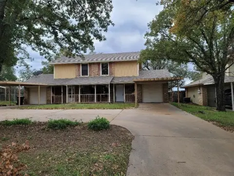 Duplex in Mineral Wells, TX