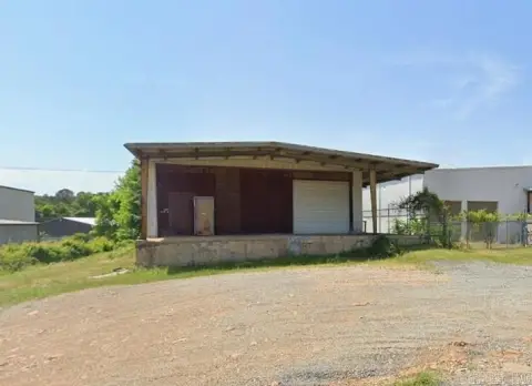 Warehouse with Dual Loading Access