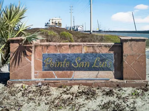 Beachside Lot in Galveston, TX
