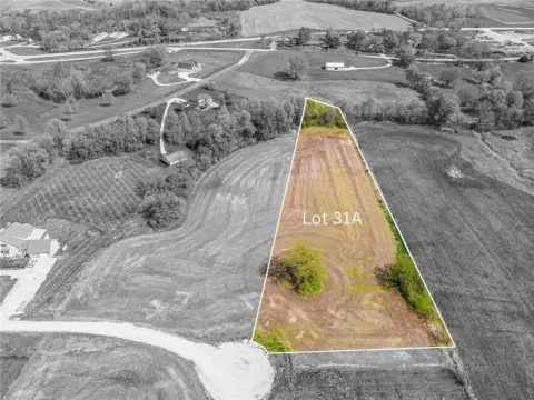 Residential Land in Richmond, MO
