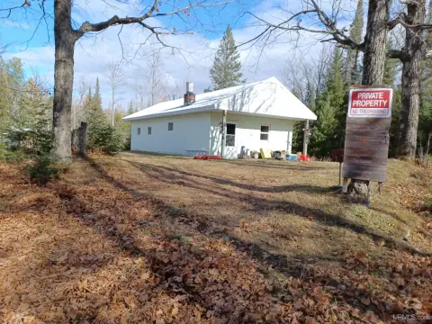 Recreational Hunting Land with Off-Grid Cabin