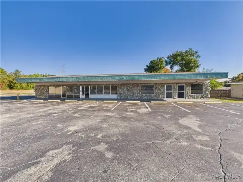 Prime Commercial Opportunity in Beverly Hills