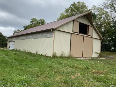 Land with Pole Barn