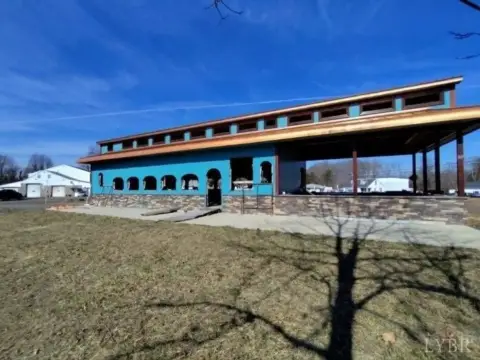 2.3 AC Commercial Property