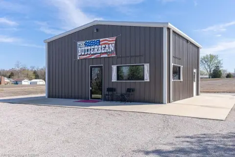 Turn-Key Restaurant on Large Lot