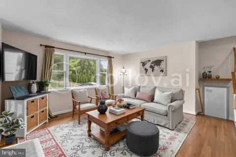 Duplex with Private Entrance Suite