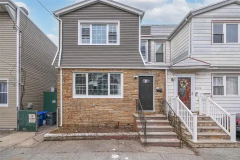 Richmond Hill Multifamily House