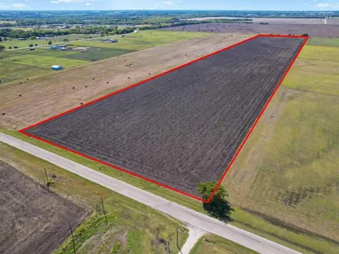 26 Acres on Hwy 697