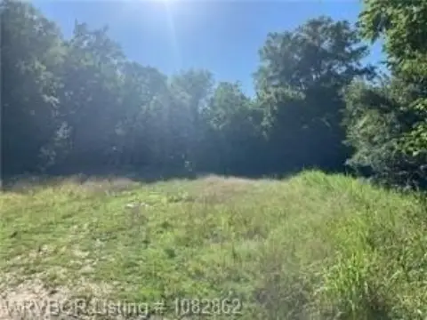 Versatile Land Near I-40