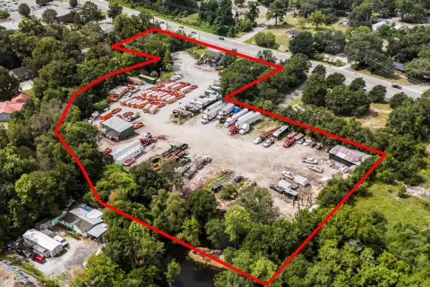 Truck Terminal With Fleet Yard
