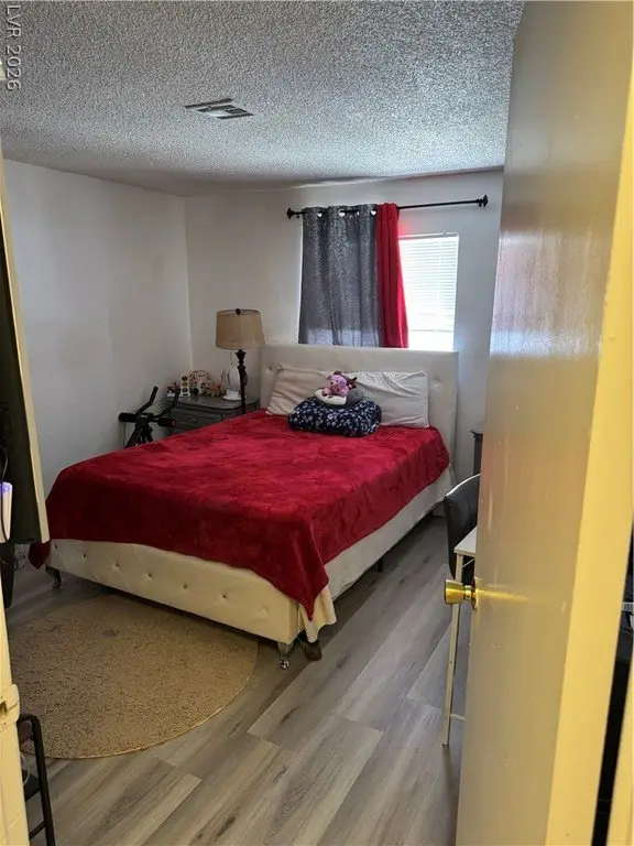 Picture 16