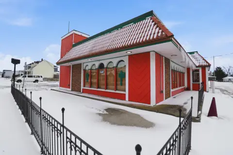 Turn-Key Restaurant Opportunity Near Grand Lake