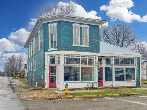 Charming Union City Commercial Building