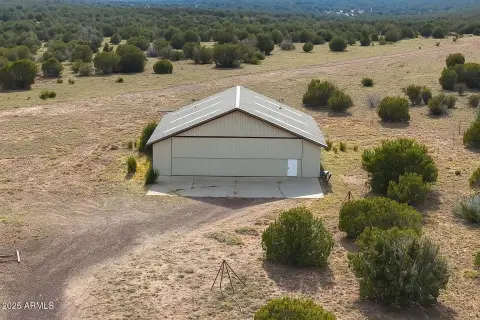Concho, AZ Land with Hangar