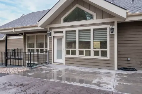 Lolo Dual-Living Acreage