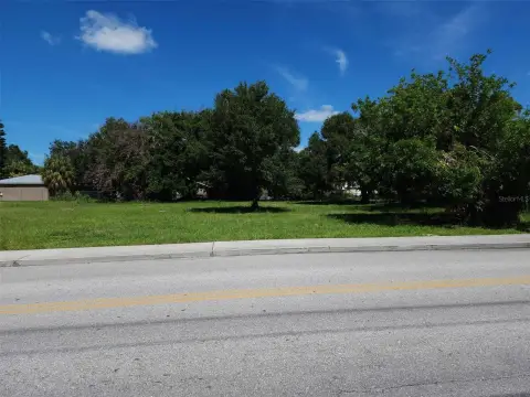 Large Lot Near Downtown Bradenton