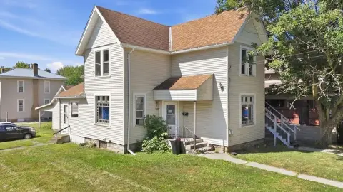 Remodeled Upper-Unit Duplex
