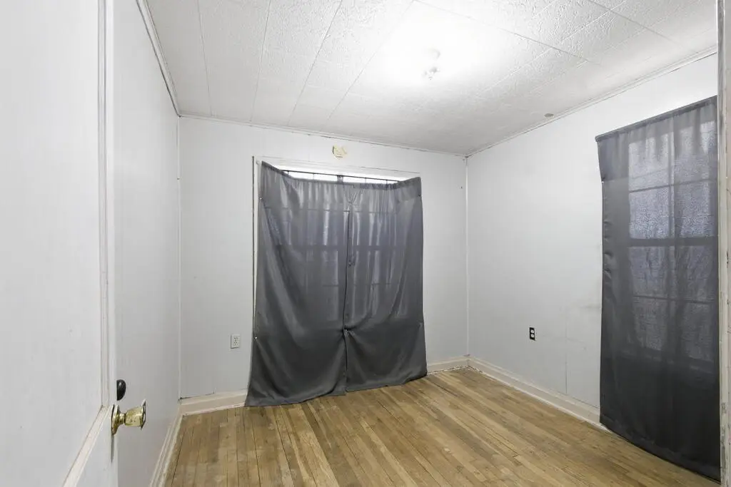 Picture 16