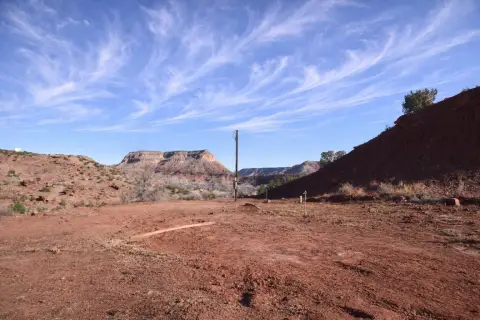 Land with National Forest Border