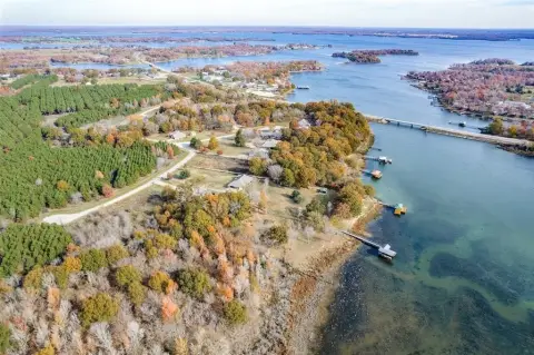 Lakefront Lot in Alba, Texas