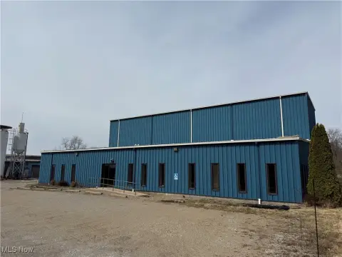 Equipped Foundry & Warehouse Opportunity