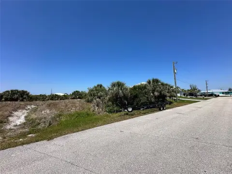Residential Lot Near Englewood Beach