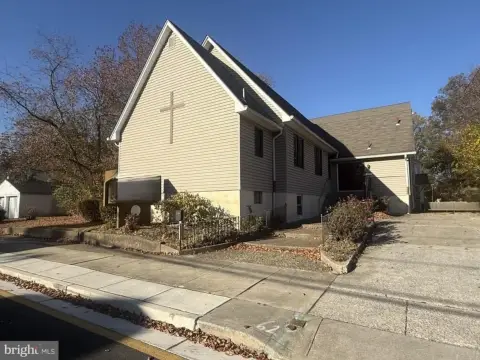 Charming Church in Historic Woodbury
