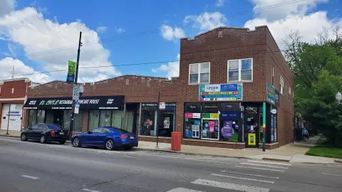 Mixed-Use Building in Albany Park