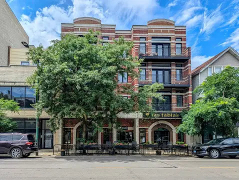 Lakeview Retail Space on Lincoln