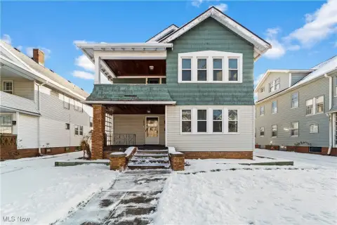 Lakewood Duplex: Income and Lifestyle