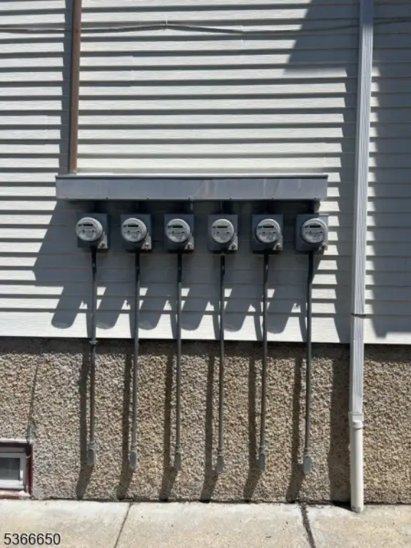 Picture 4