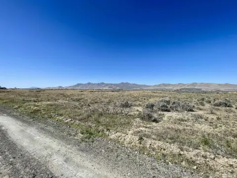 Winnemucca Land with Mountain Views
