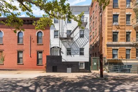 Multi-Family in Paulus Hook