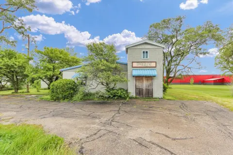 Versatile Commercial Property in Urbana