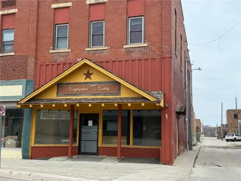 Downtown Redwood Falls Commercial Space