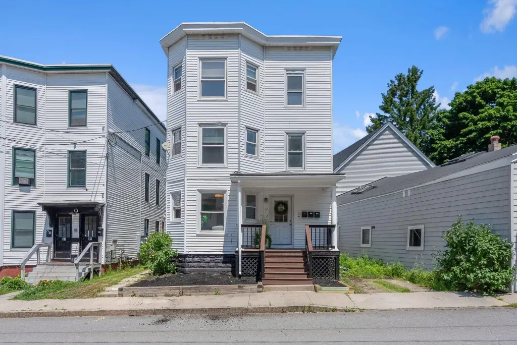17 Boynton St, Portland, ME 04102