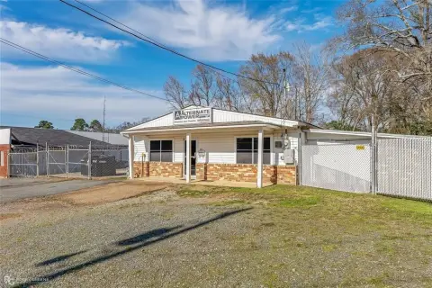 Commercial Property with Warehouse Space