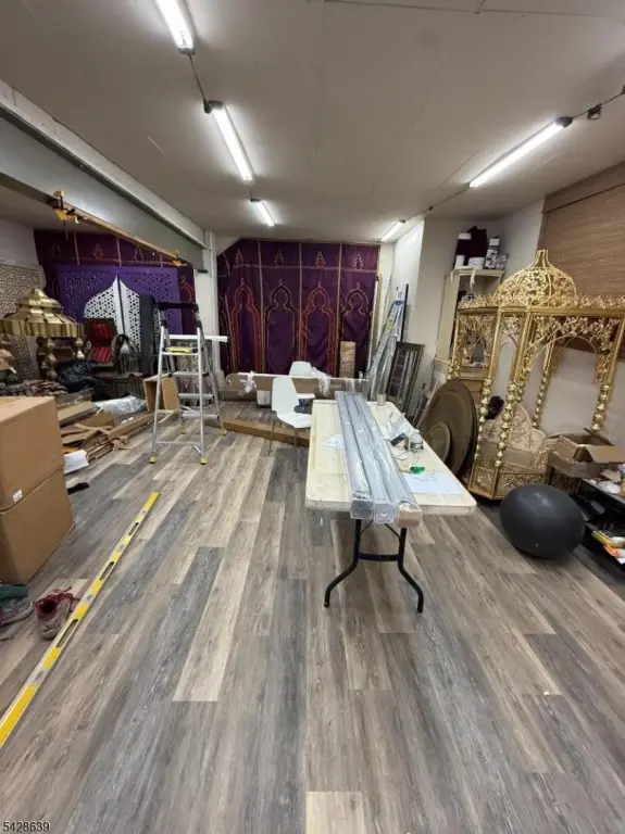 Picture 4
