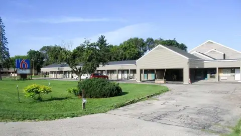 Turnkey Motel 6 in Wisconsin