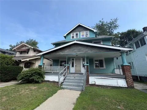 Six-Bedroom Duplex