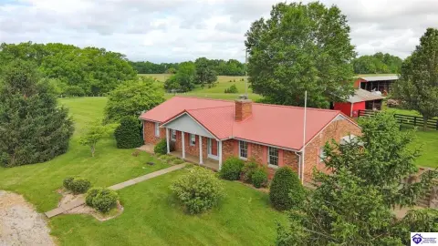 Bardstown Farmhouse on 105 Acres