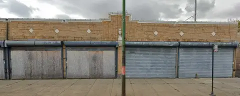 Versatile Commercial Building Near Stoney Island