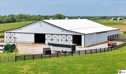Premier Equestrian Facility on 7.63 Acres