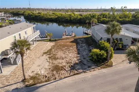 Bayside Estates Waterside Home Site