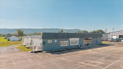 Picture of Flex space at 2421 STUARTS DRAFT HWY, Stuarts Draft, VA