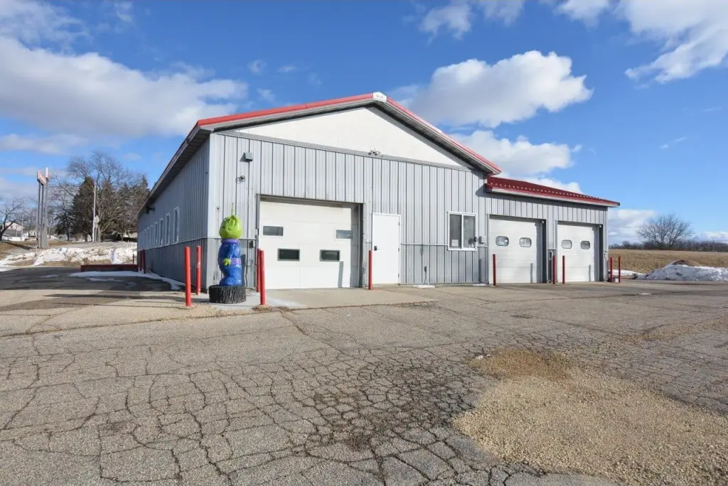 606 10Th St, Monroe, WI 53566