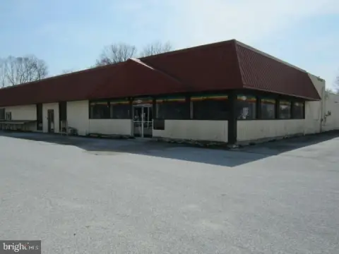 Picture of Retail space at 304 HARDING Highway, Carneys Point, NJ
