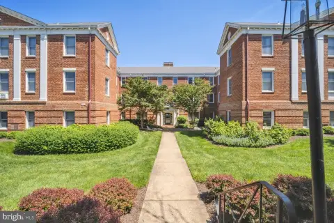 Picture of Residential income properties at 906 S WASHINGTON ST #302, Alexandria, VA